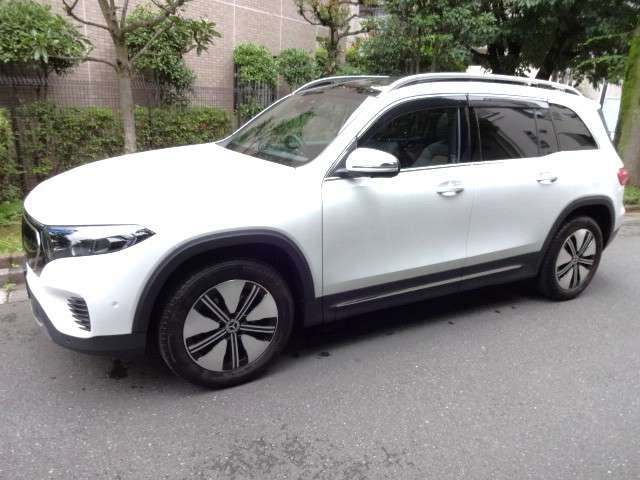 Mercedes-Benz EQB 5