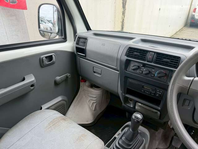 Mitsubishi Minicab Van 12