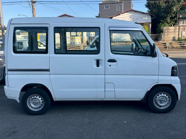 Mitsubishi Minicab Van 4