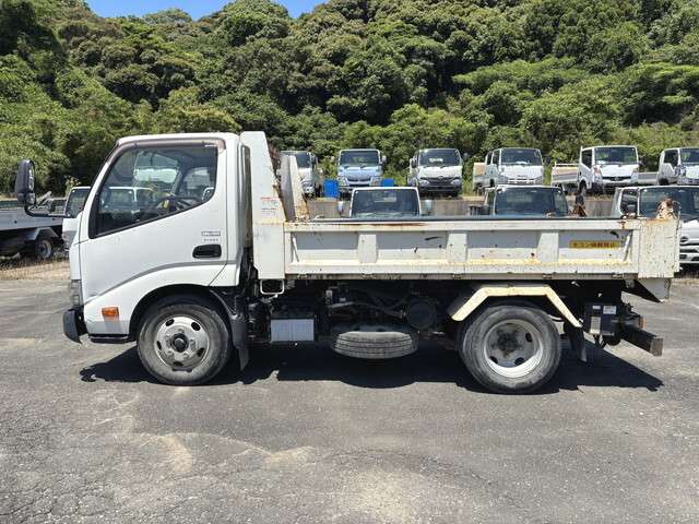 Hino Dutro 4