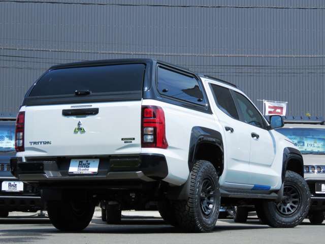 Mitsubishi Triton 9