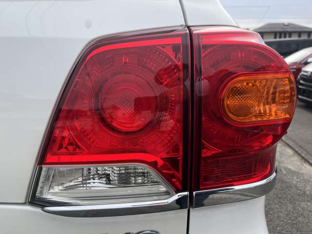 Toyota Land Cruiser 200 11