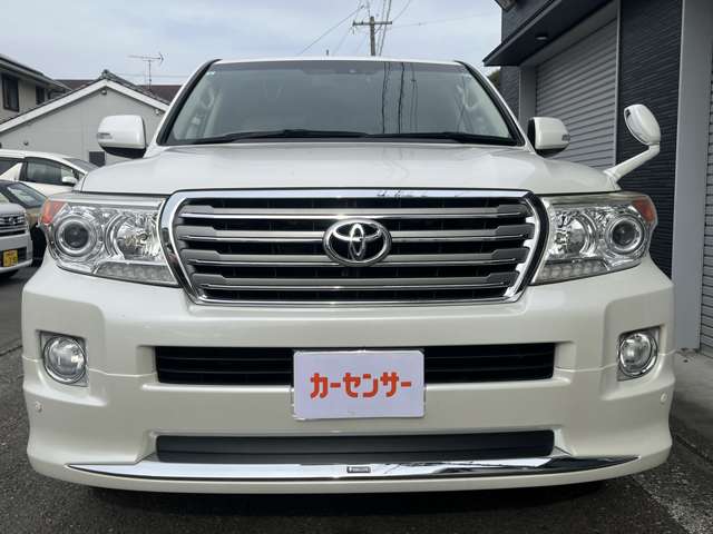 Toyota Land Cruiser 200 2