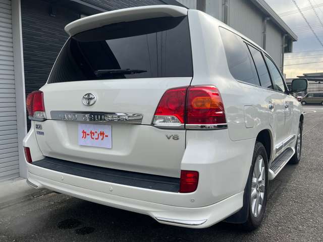 Toyota Land Cruiser 200 5