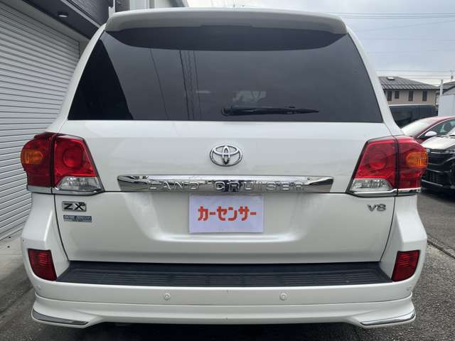 Toyota Land Cruiser 200 6