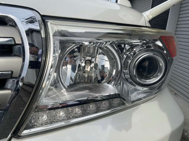 Toyota Land Cruiser 200 9