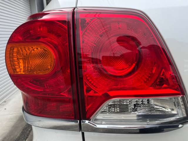 Toyota Land Cruiser 200 10