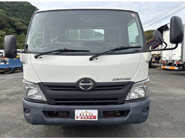 Hino Dutro 3
