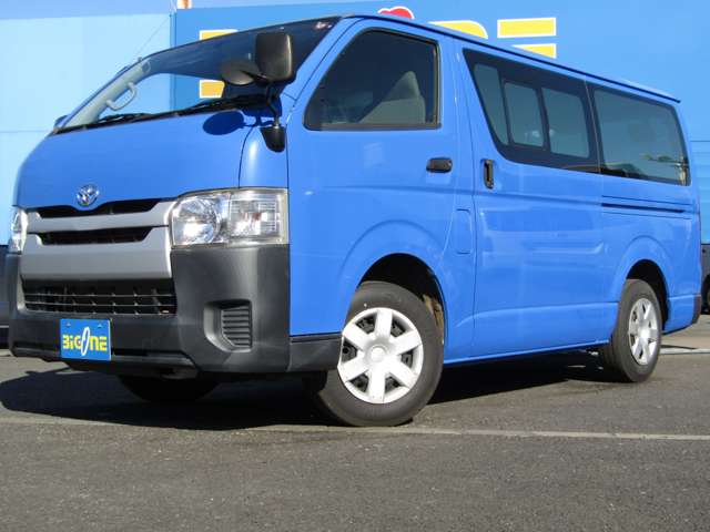 Toyota Hiace Van 12