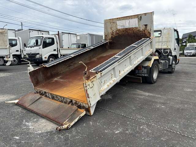 Hino Dutro 2