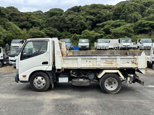 Hino Dutro 4