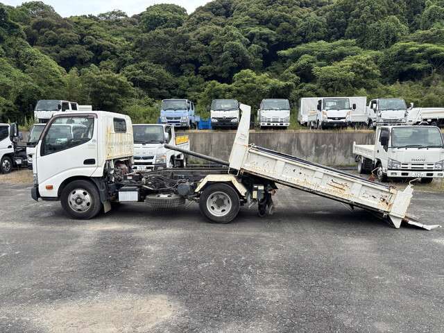 Hino Dutro 5