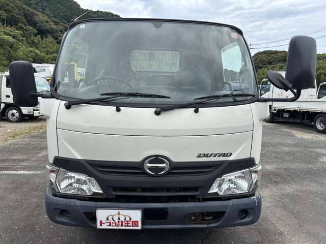 Hino Dutro 8