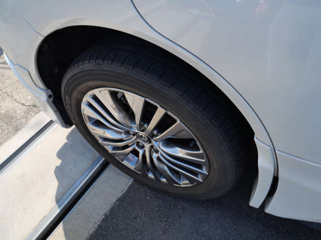 Toyota Harrier 10