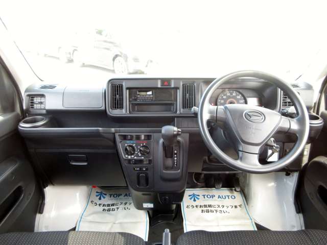 Daihatsu Hijet Cargo 3