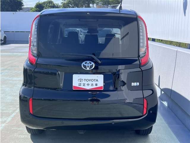 Toyota Sienta 12