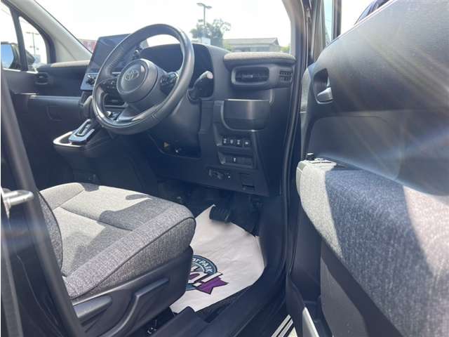 Toyota Sienta 7