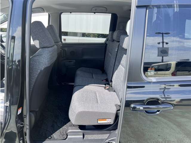 Toyota Sienta 9
