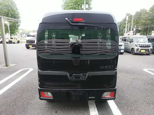 Daihatsu Hijet Cargo 6