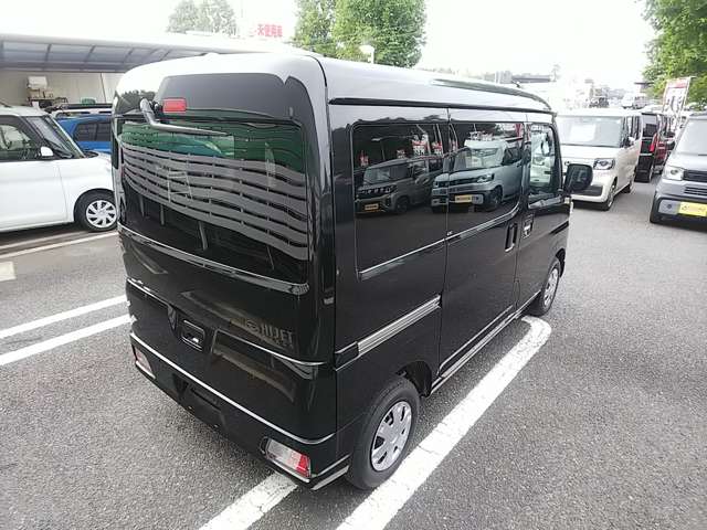 Daihatsu Hijet Cargo 7