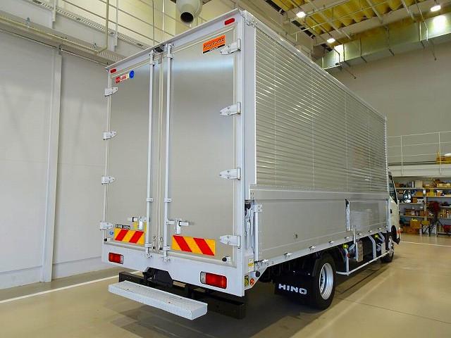 Hino Dutro 3
