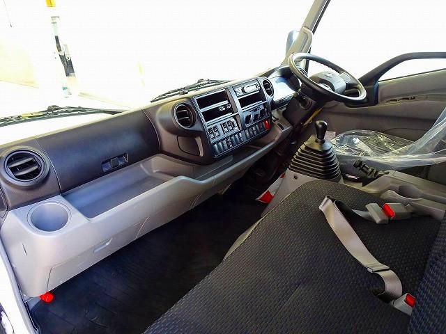Hino Dutro 8