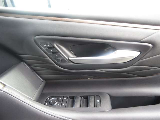 Toyota Vellfire 12