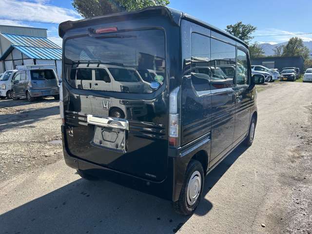 Honda N-VAN 12