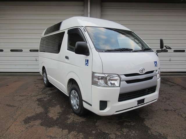 Toyota Regius Ace 6