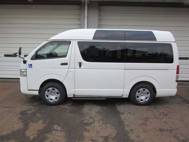Toyota Regius Ace 8