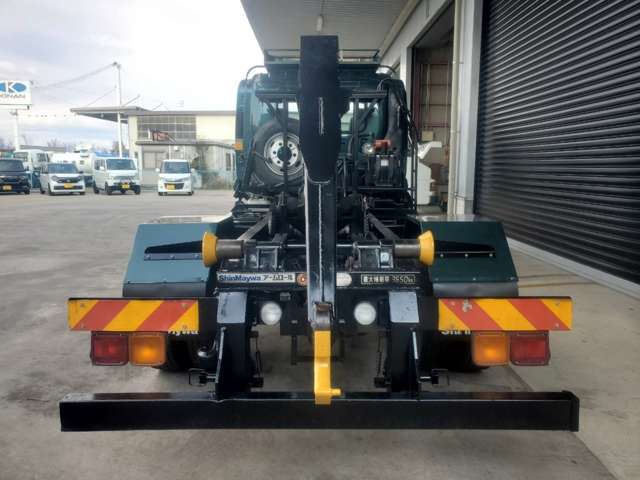 Isuzu Forward 11