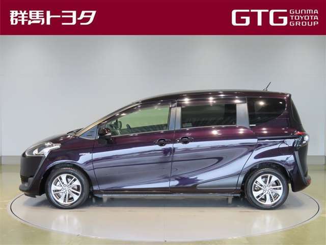 Toyota Sienta 4