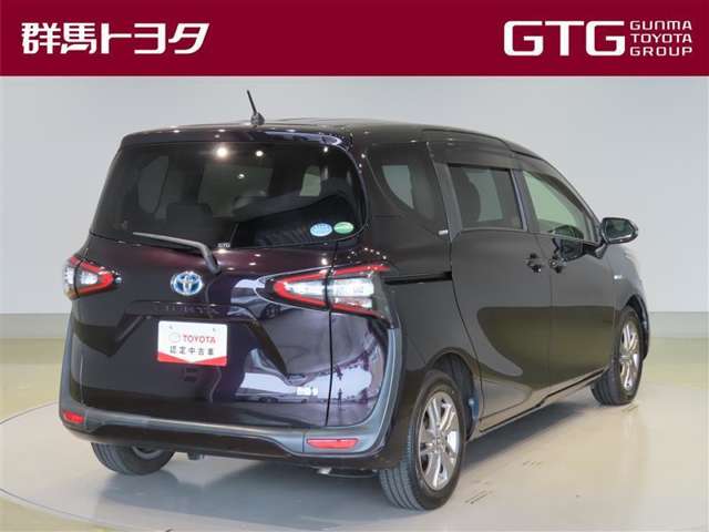 Toyota Sienta 5