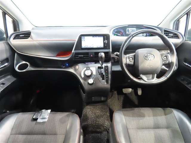 Toyota Sienta 6