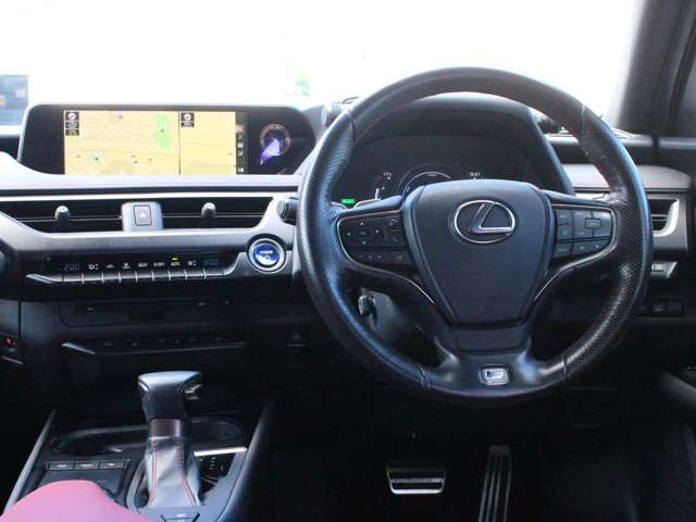 Lexus UX 8