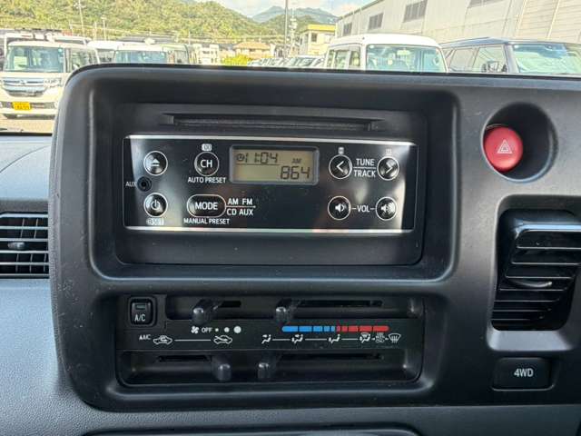 Daihatsu Hijet Cargo 7
