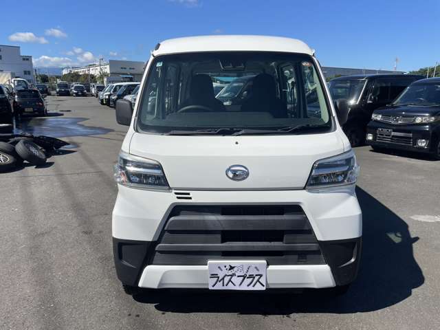 Daihatsu Hijet Cargo 2