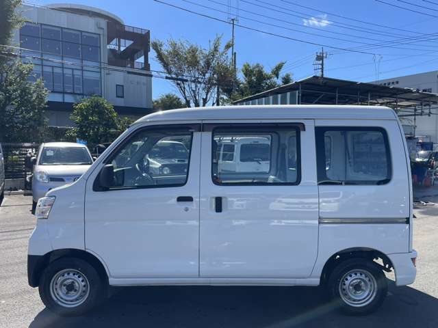 Daihatsu Hijet Cargo 4