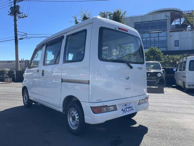 Daihatsu Hijet Cargo 5