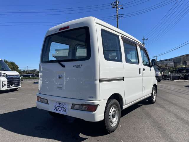 Daihatsu Hijet Cargo 7