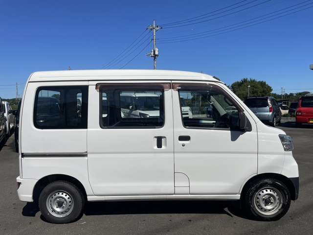 Daihatsu Hijet Cargo 8