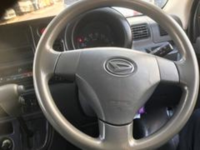 Daihatsu Hijet Deck Van 2