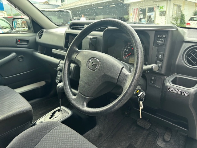Mazda Familia Van 3