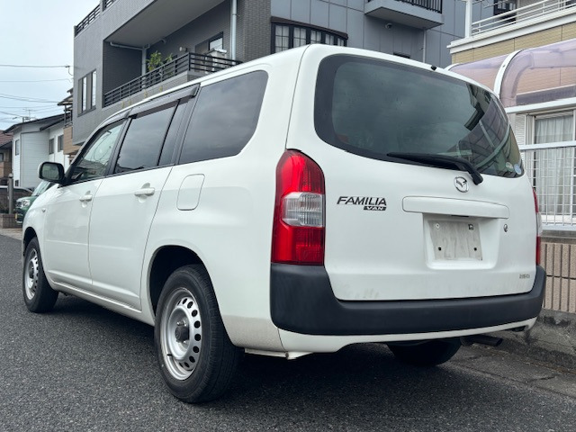 Mazda Familia Van 8