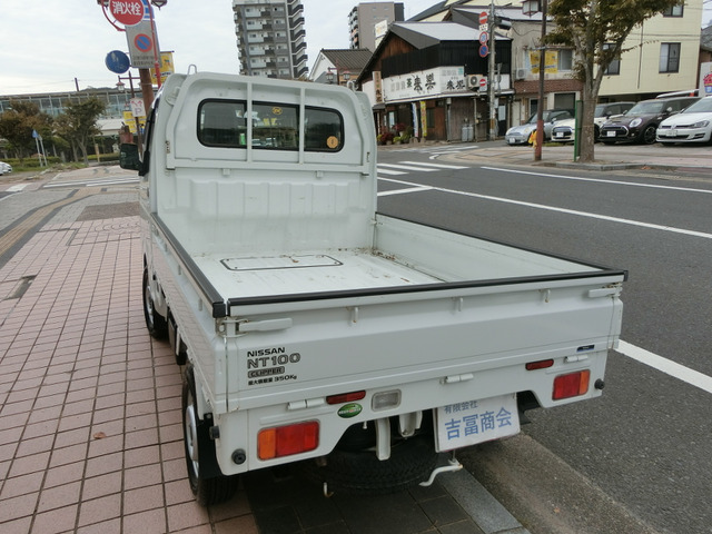 Nissan NT100 Clipper 12