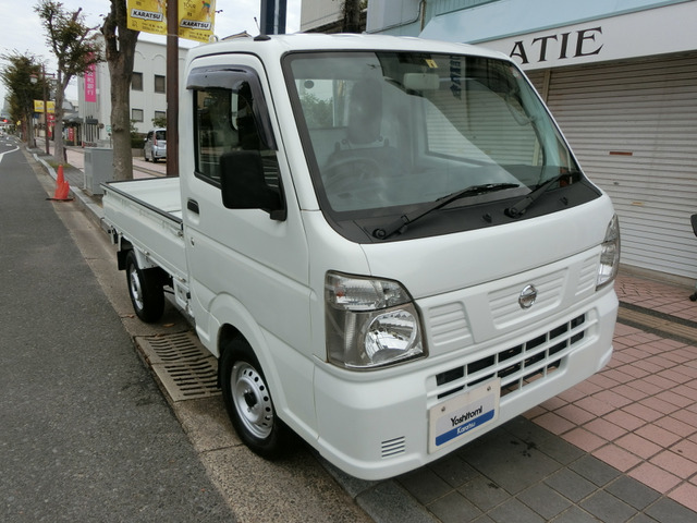 Nissan NT100 Clipper 8