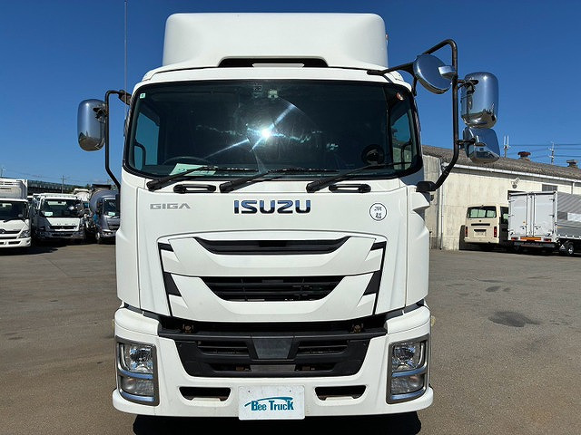 Isuzu Giga 11