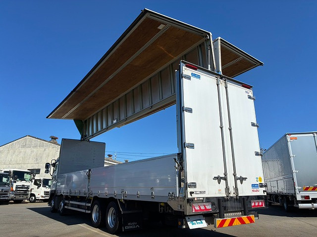 Isuzu Giga 8