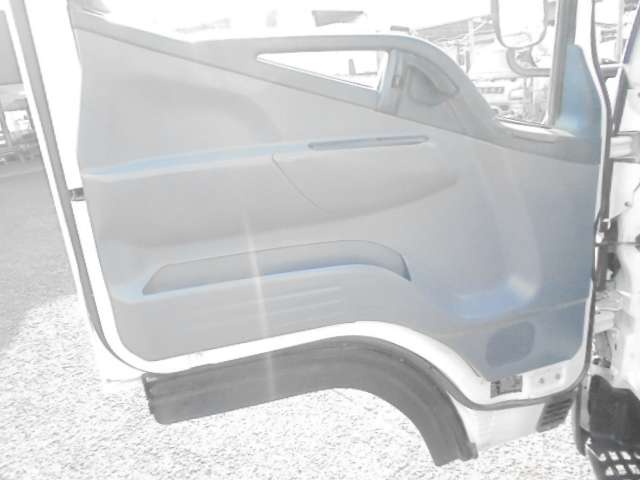 Mitsubishi Fuso Canter 7