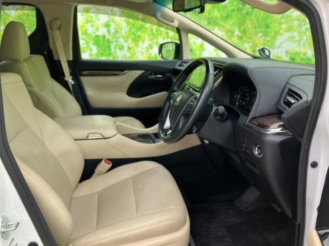 Toyota Alphard 8